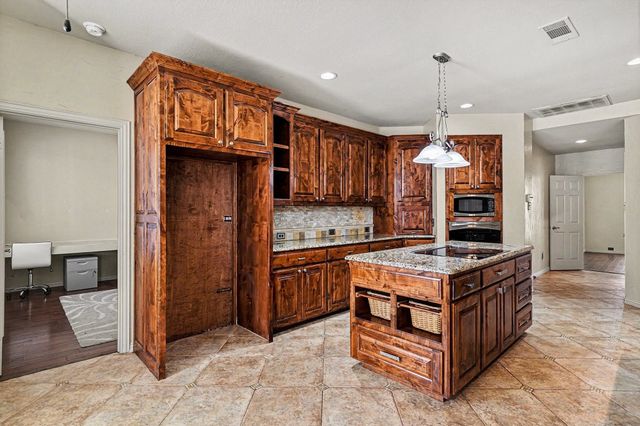 6707 Canyon Crest Drive, Fort Worth, TX 76132