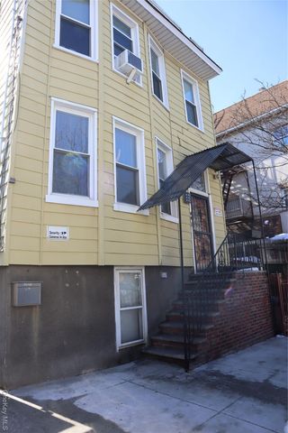 6034 56th Road 2, Maspeth, NY 11378