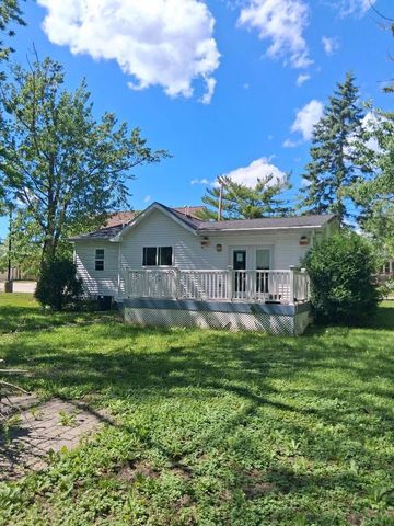 310 Hickory Street, Pewaukee, WI 53072