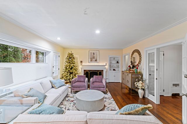 37 Driftway Road, Danbury, CT 06811