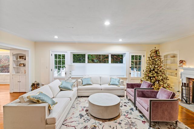 37 Driftway Road, Danbury, CT 06811