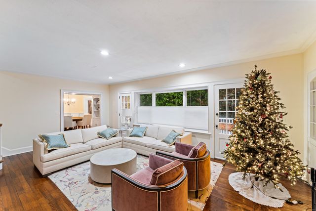 37 Driftway Road, Danbury, CT 06811