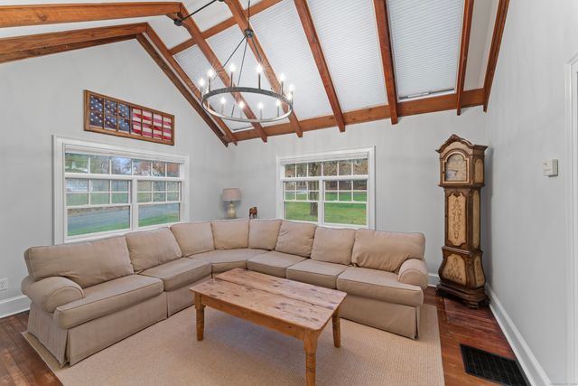 37 Driftway Road, Danbury, CT 06811