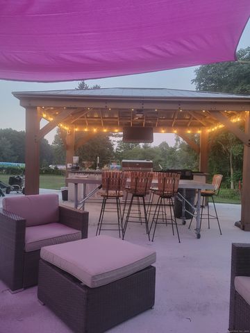 37 Driftway Road, Danbury, CT 06811