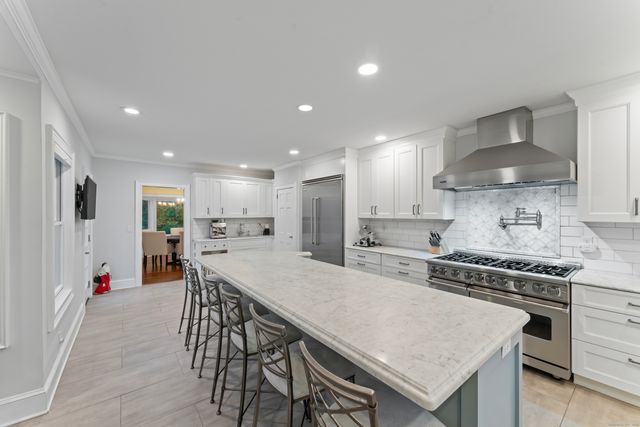 37 Driftway Road, Danbury, CT 06811