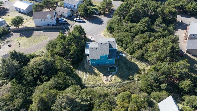 732 Alcade Court SW, Ocean Shores, WA 98569