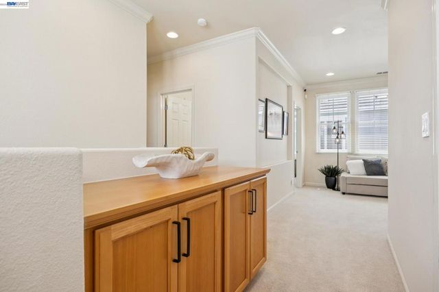 2421 Haile St, Alameda, CA 94501