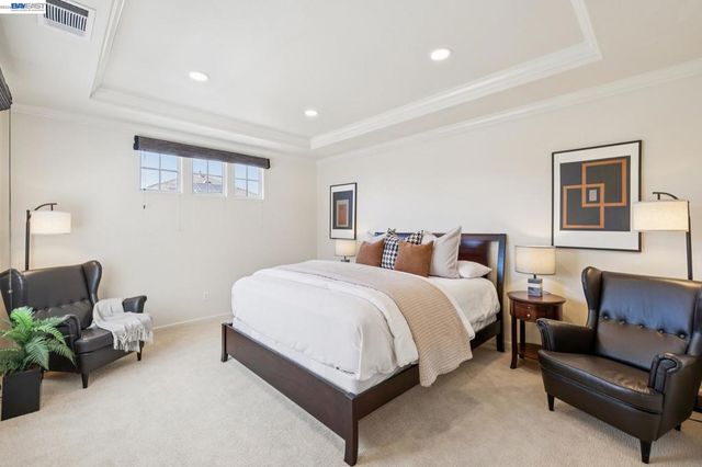 2421 Haile St, Alameda, CA 94501