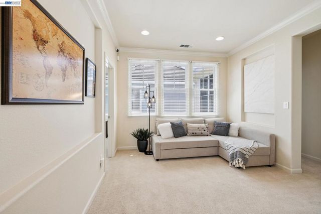 2421 Haile St, Alameda, CA 94501