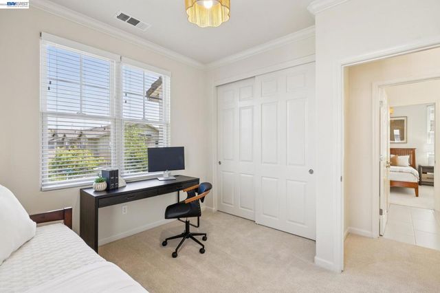 2421 Haile St, Alameda, CA 94501