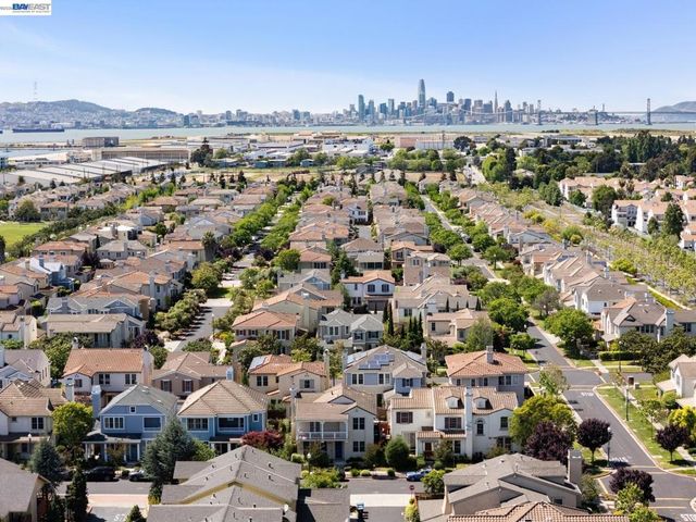 2421 Haile St, Alameda, CA 94501