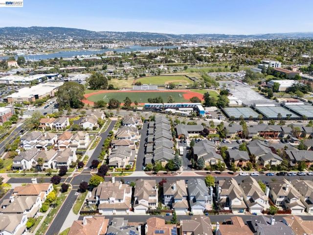 2421 Haile St, Alameda, CA 94501