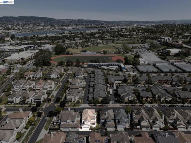 2421 Haile St, Alameda, CA 94501