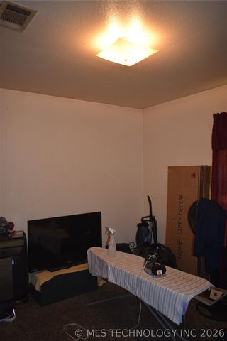 708 W Sterret Street, Hugo, OK 74743