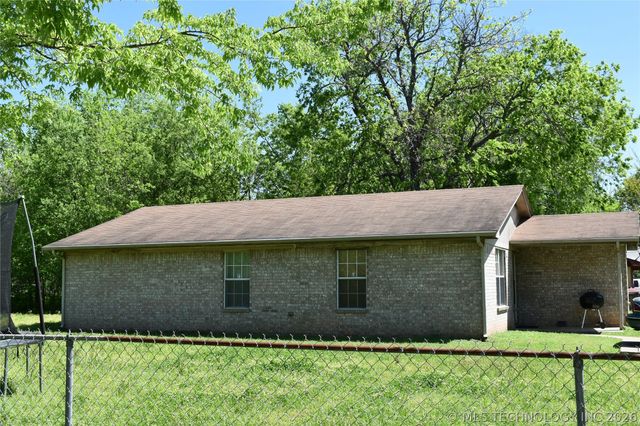 708 W Sterret Street, Hugo, OK 74743