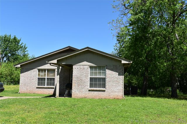 708 W Sterret Street, Hugo, OK 74743
