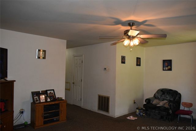 708 W Sterret Street, Hugo, OK 74743