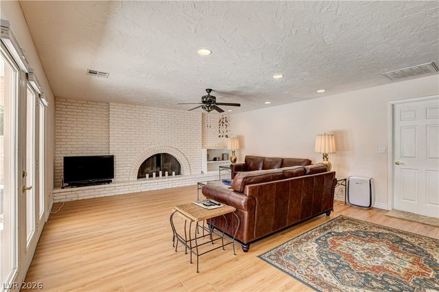 3753 Meadowcrest Drive, Las Vegas, NV 89121