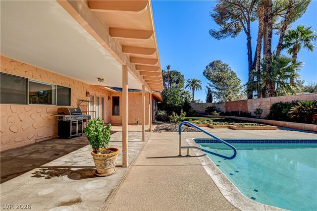 3753 Meadowcrest Drive, Las Vegas, NV 89121