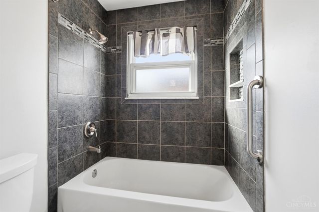 4152 Larchview Drive, Sycamore Twp, OH 45236