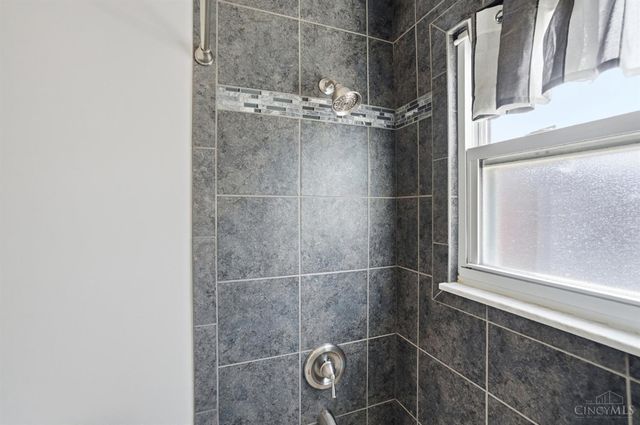 4152 Larchview Drive, Sycamore Twp, OH 45236