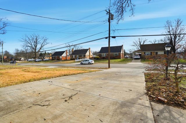 4152 Larchview Drive, Sycamore Twp, OH 45236