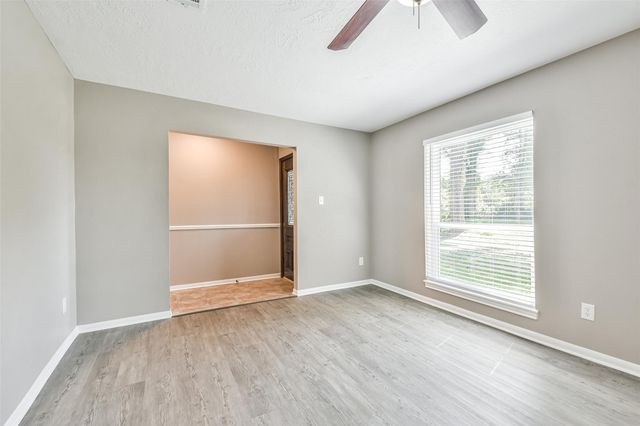 24610 Moorgate Lane, Houston, TX 77336