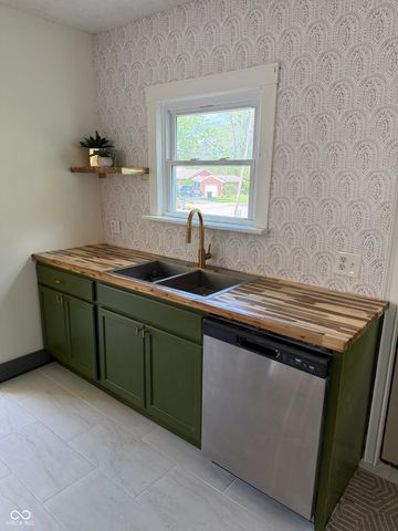 734 W 5th Street, Seymour, IN 47274