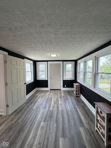 734 W 5th Street, Seymour, IN 47274