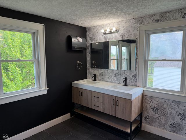 734 W 5th Street, Seymour, IN 47274