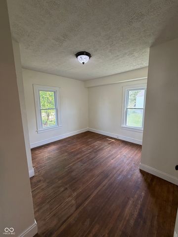 734 W 5th Street, Seymour, IN 47274