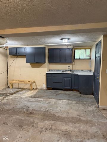 734 W 5th Street, Seymour, IN 47274