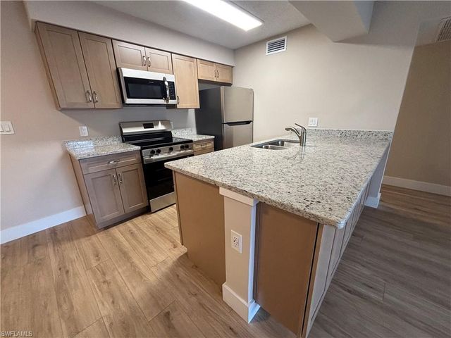 5319 Summerlin RD 1916, Fort Myers, FL 33919