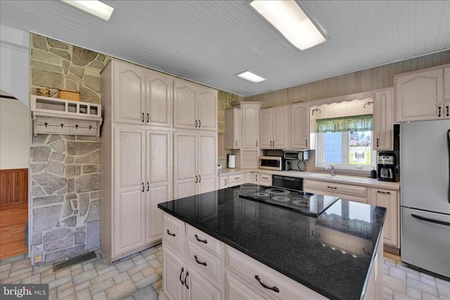 406 NOBLE ST, Kutztown, PA 19530