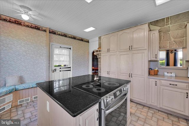 406 NOBLE ST, Kutztown, PA 19530