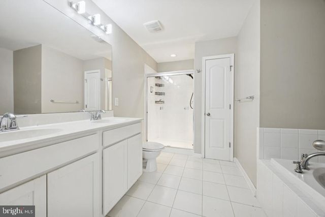 640 JACOBSEN CIR, Newark, DE 19702