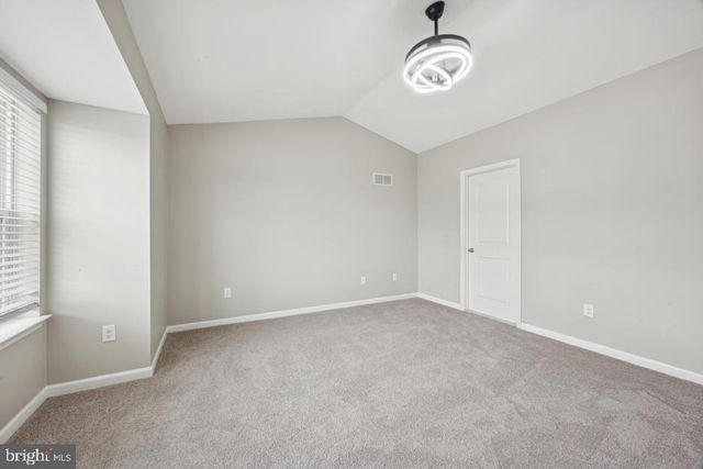 640 JACOBSEN CIR, Newark, DE 19702