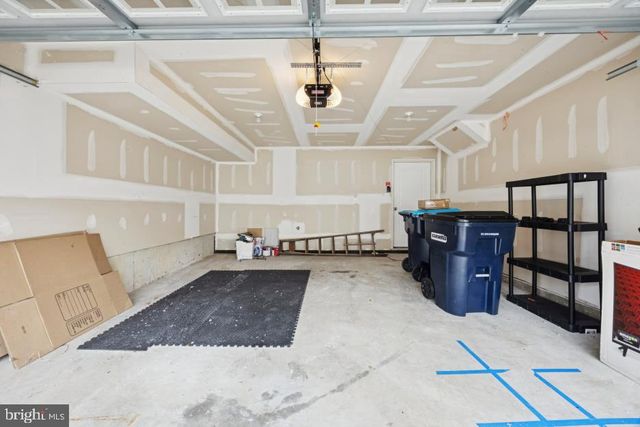 640 JACOBSEN CIR, Newark, DE 19702