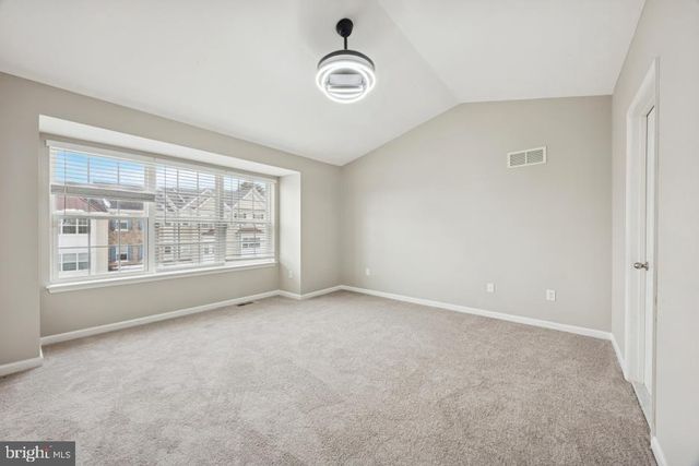 640 JACOBSEN CIR, Newark, DE 19702