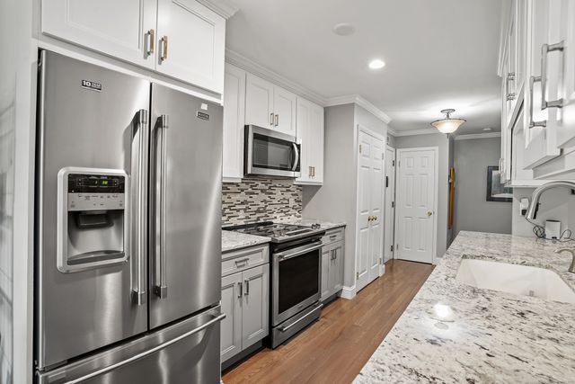 75 Courtland Avenue 9, Stamford, CT 06902