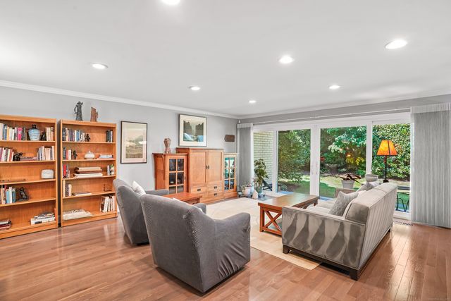 75 Courtland Avenue 9, Stamford, CT 06902