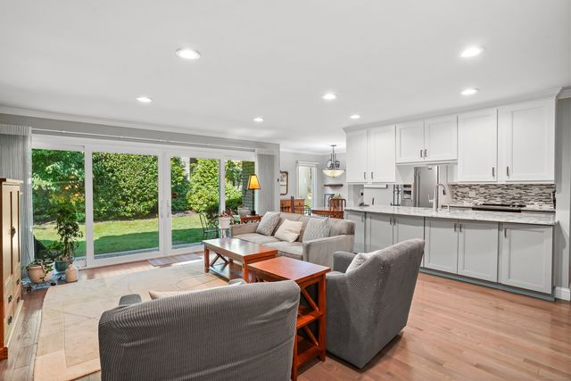 75 Courtland Avenue 9, Stamford, CT 06902