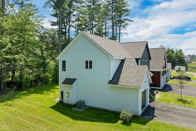 17A Mustang Dr, Litchfield, NH 03052