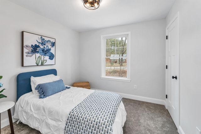 17A Mustang Dr, Litchfield, NH 03052