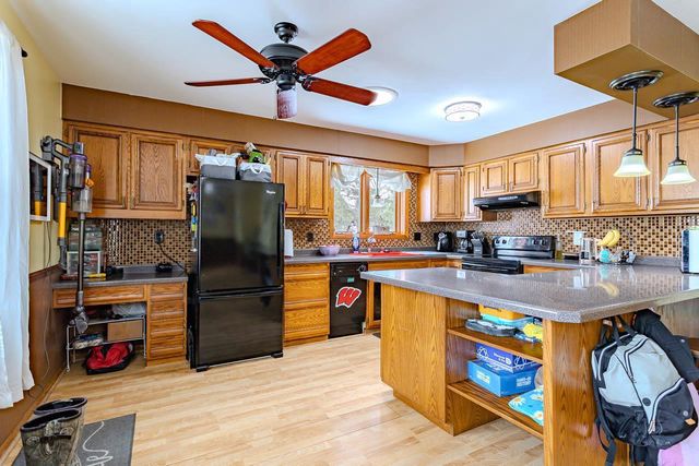 705 SOUTH LINE ROAD, Rothschild, WI 54474