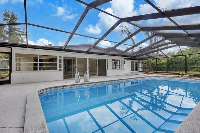 5627 OAKLAND DRIVE, Tampa, FL 33617