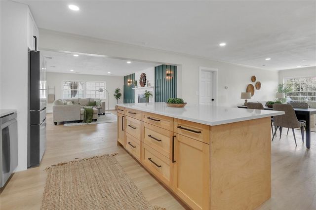 5627 OAKLAND DRIVE, Tampa, FL 33617