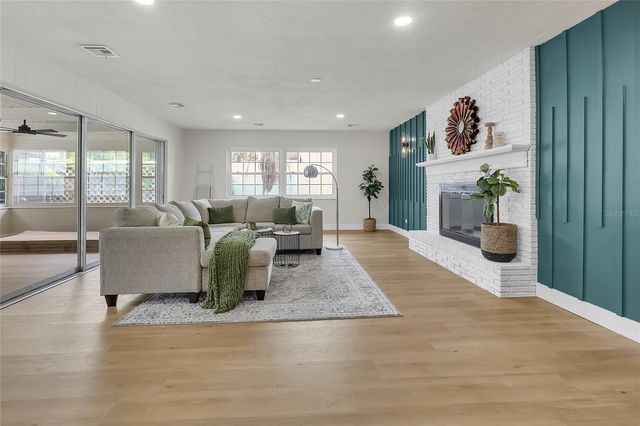 5627 OAKLAND DRIVE, Tampa, FL 33617