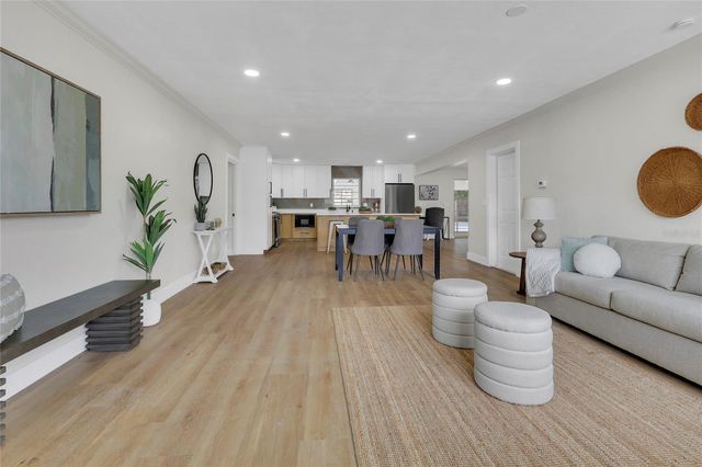 5627 OAKLAND DRIVE, Tampa, FL 33617