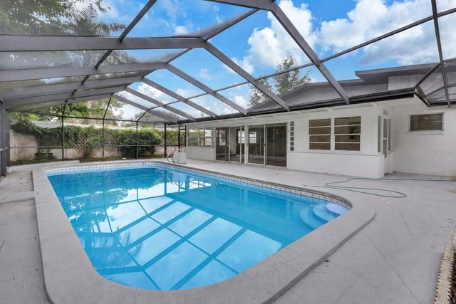 5627 OAKLAND DRIVE, Tampa, FL 33617